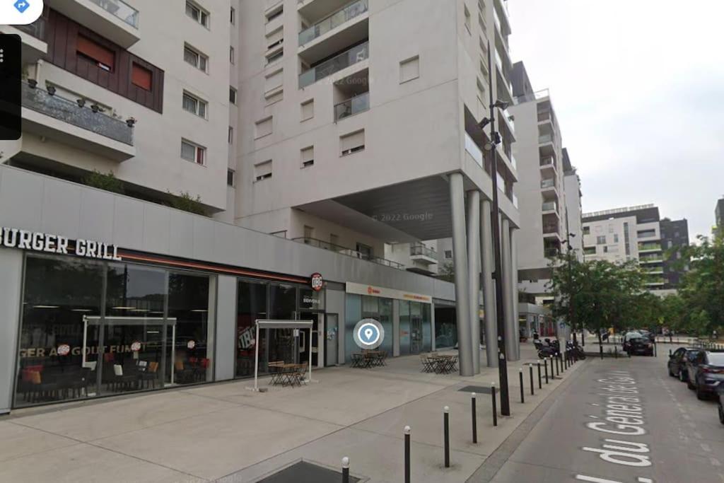 80m2, Terrasse Sud, Metro 7 Direction Louvre A 8minutes, Parking Sous-sol, Proche Paris-bercy
