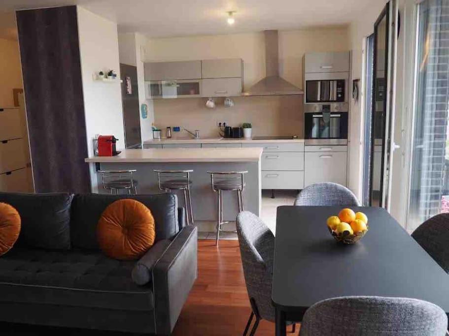 Apartment 80m2, Terrasse Sud, Metro 7 Direction Louvre A 8minutes, Parking Sous-sol, Proche Paris-bercy *