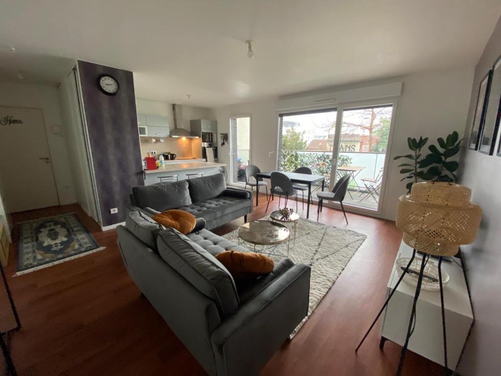 Apartment 80m2, Terrasse Sud, Metro 7 Direction Louvre A 8minutes, Parking Sous-sol, Proche Paris-bercy