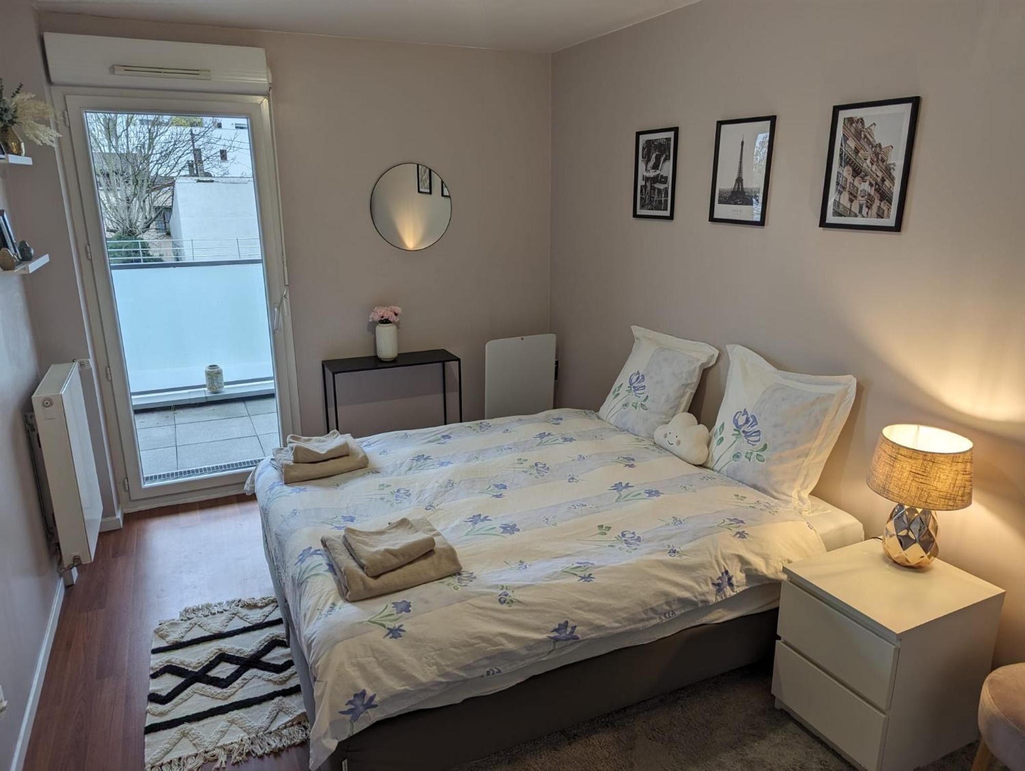 80m2, Terrasse Sud, Metro 7 Direction Louvre A 8minutes, Parking Sous-sol, Proche Paris-bercy * Ivry-sur-Seine